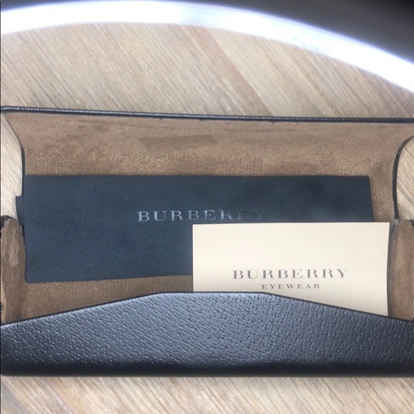 BURBERRY SUNGLASSES - Picture 5 of 5